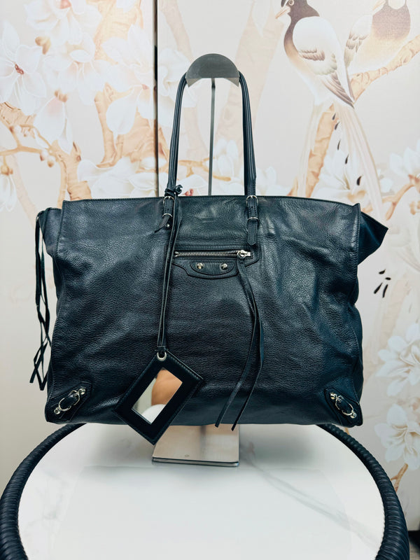 Balenciaga  Veau Papier A4 Zip Around Tote Gris Fossile
