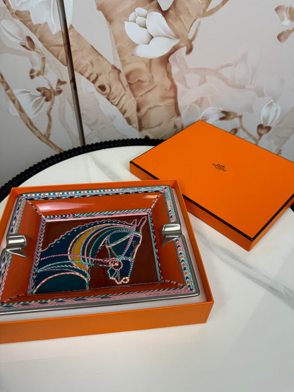 Hermes  Porcelain Cendrier 2H Robe du Soir Ashtray