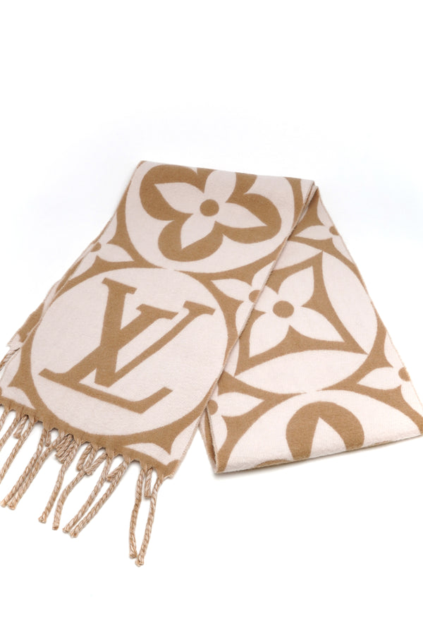 Louis Vuitton Wool Medallion Scarf Beige Pink