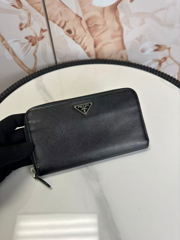 Prada  SAFFIANO LONG WALLET