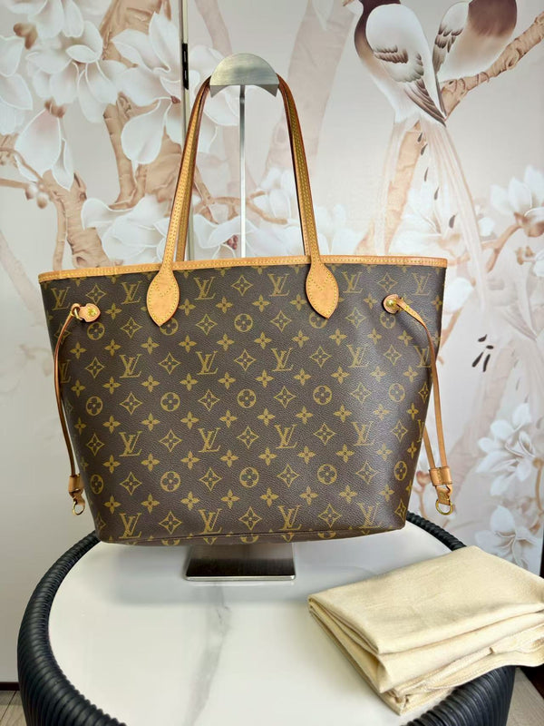 Louis Vuitton  Monogram Neverfull MM